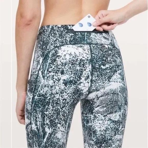 Lululemon Speed Up Tight *Full-On Luxtreme 28" Wildwood Multi 45484 - Picture 4 of 16